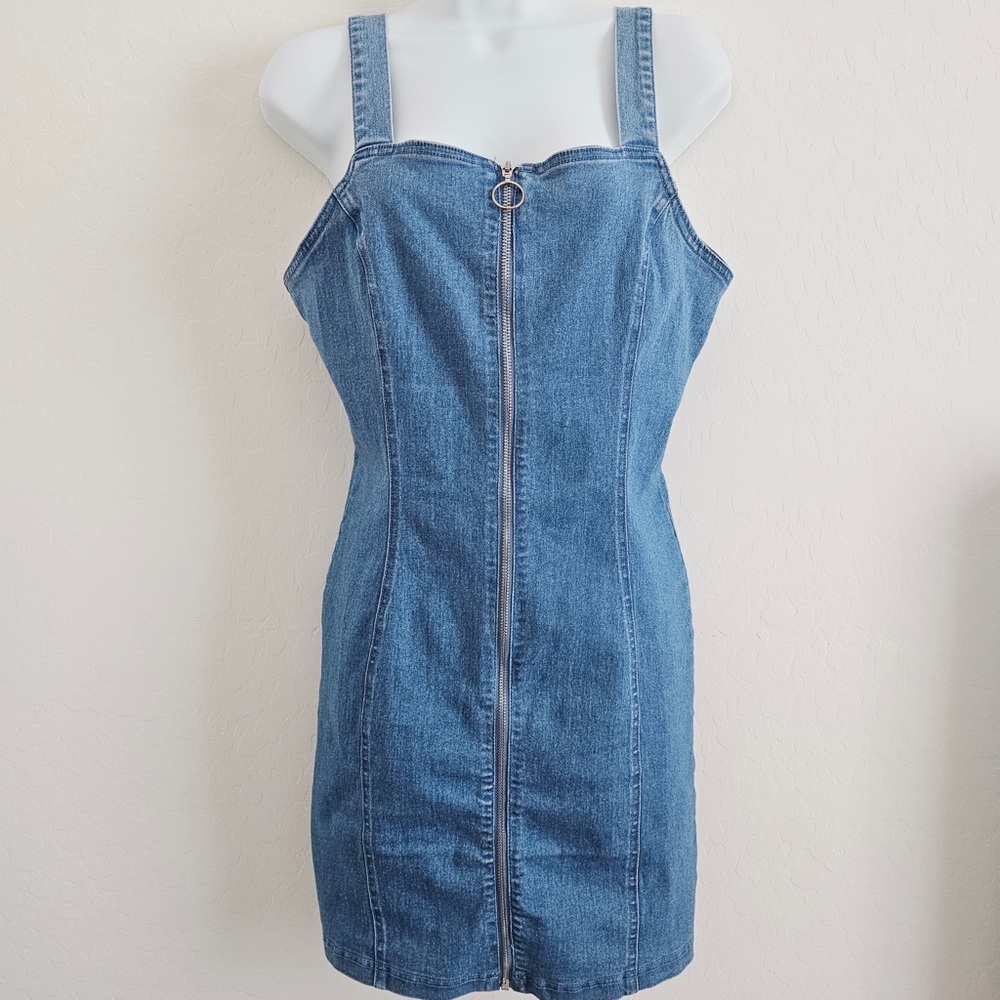 🆑️3/$15 Iris Light Blue Wash Denim Front Zip Mini Dress S/M